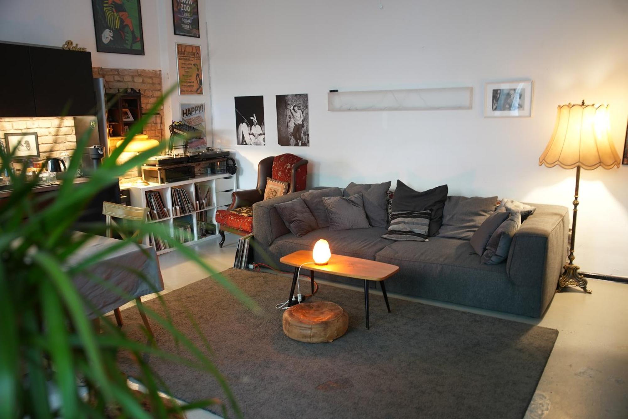 Cozy And Quiet Loft With Private Garden In A Lively Neighbourhood